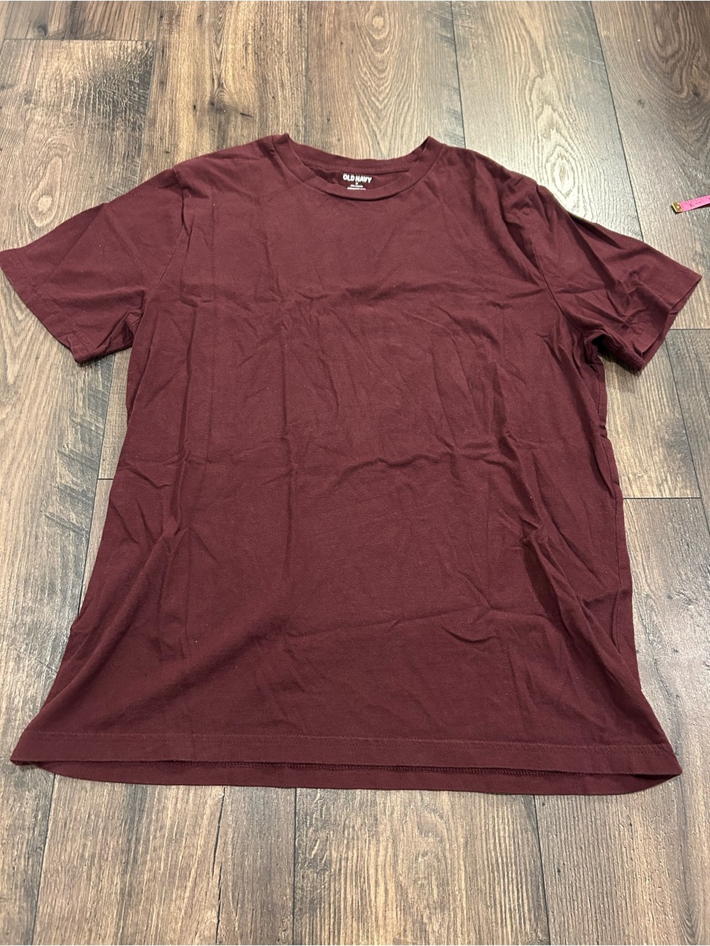 Old Navy Men's Medium Crew Neck T-Shirt - Burgundy
